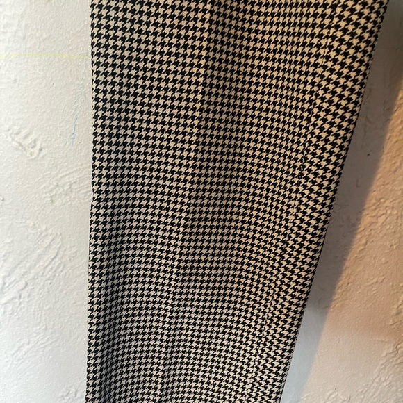 L’AGENCE Logan Trouser Black and White Houndstooth - Picture 7 of 10